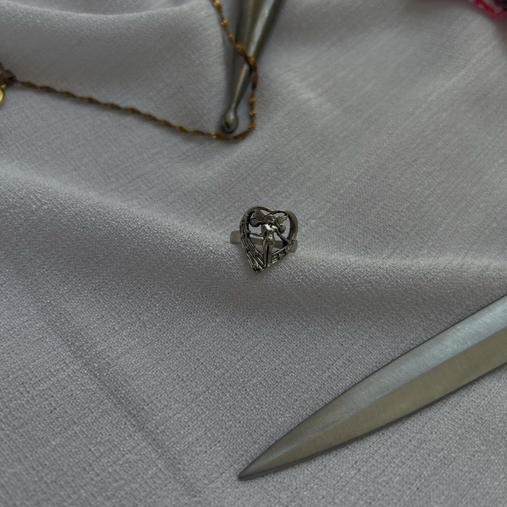 Vintage goddess ring silver